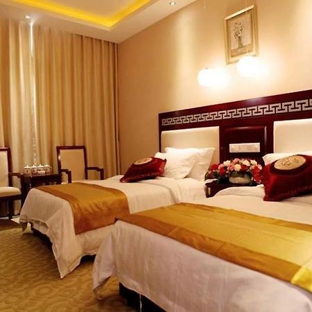 Landmark Hotel Kunming Bagian luar foto