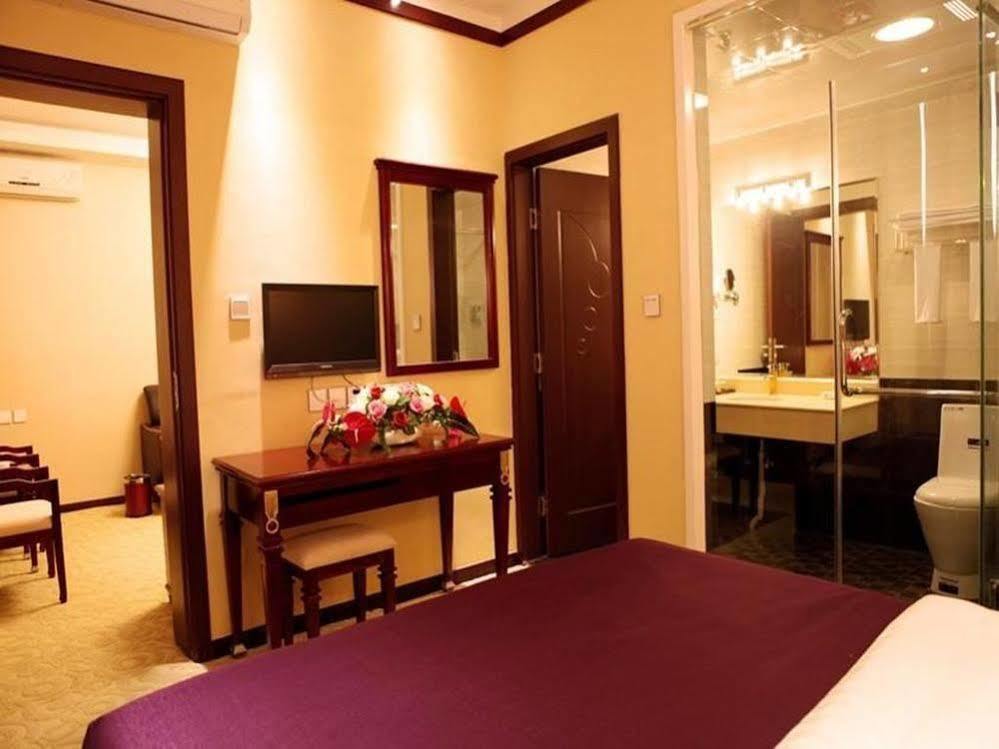 Landmark Hotel Kunming Bagian luar foto