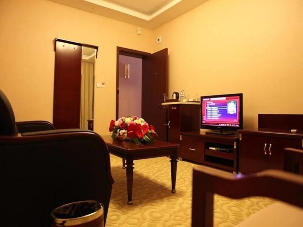 Landmark Hotel Kunming Bagian luar foto
