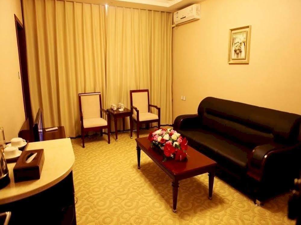 Landmark Hotel Kunming Bagian luar foto