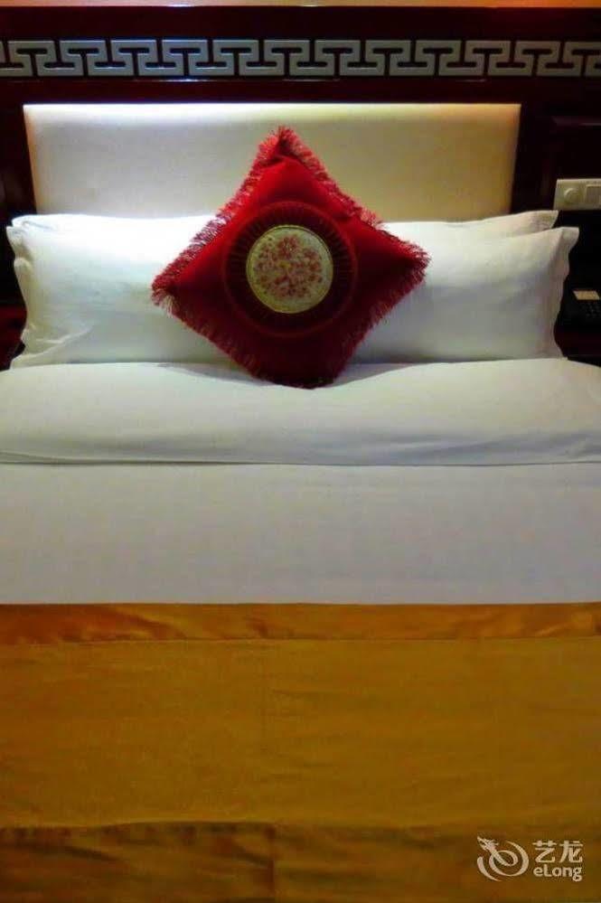 Landmark Hotel Kunming Bagian luar foto