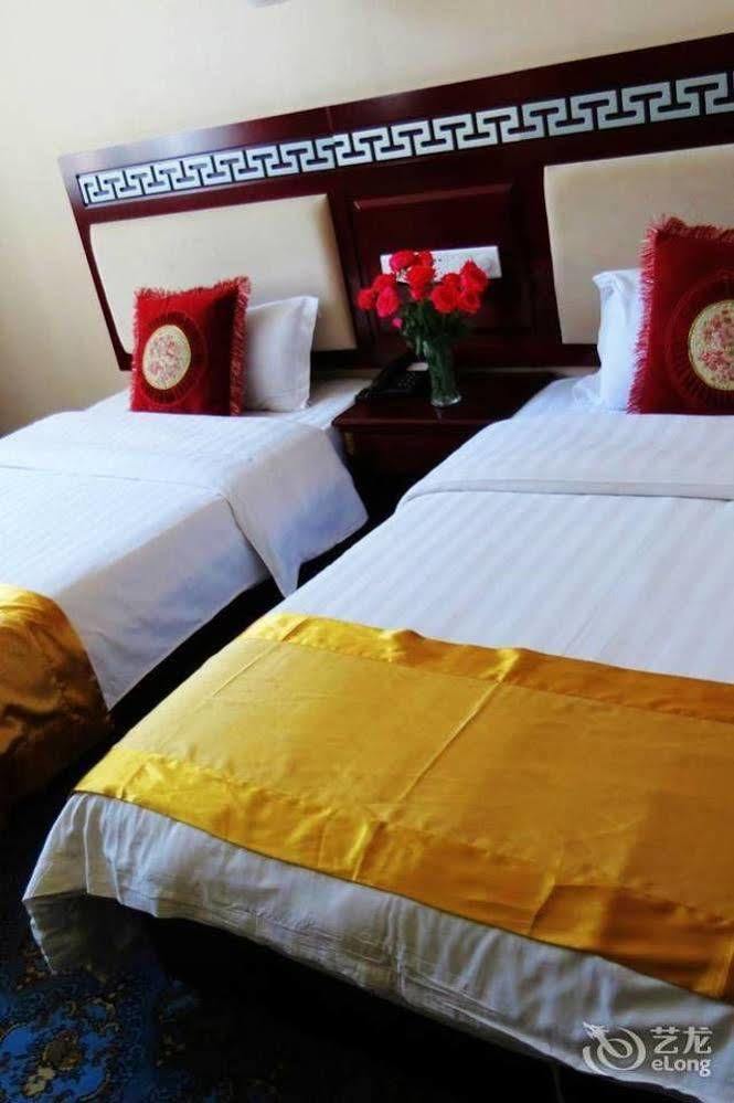 Landmark Hotel Kunming Bagian luar foto