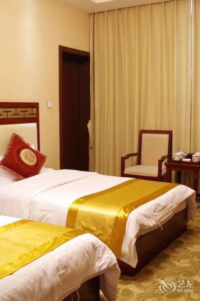 Landmark Hotel Kunming Bagian luar foto