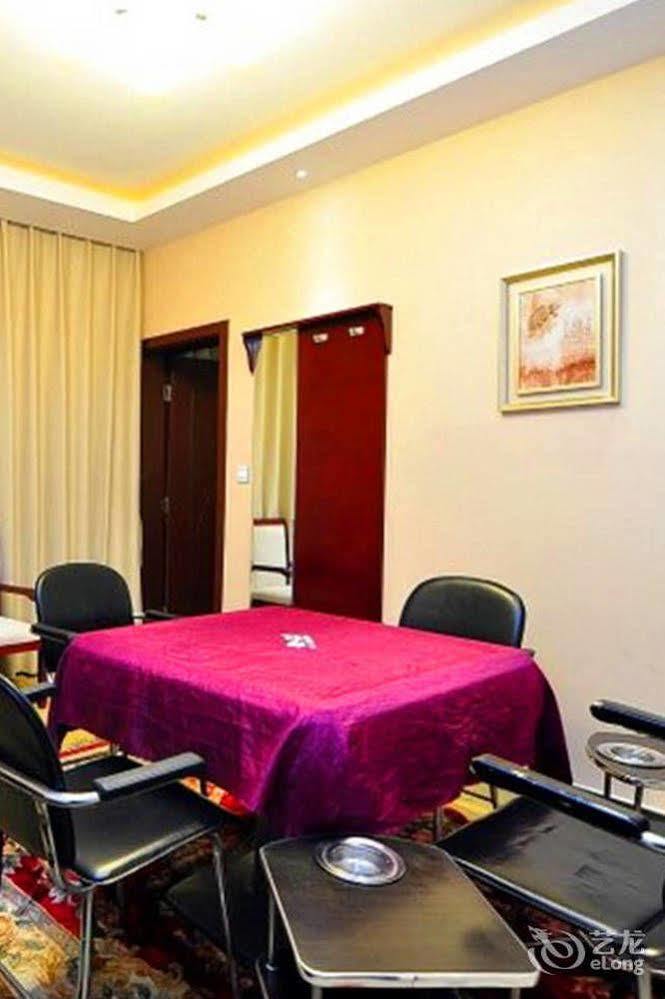 Landmark Hotel Kunming Bagian luar foto