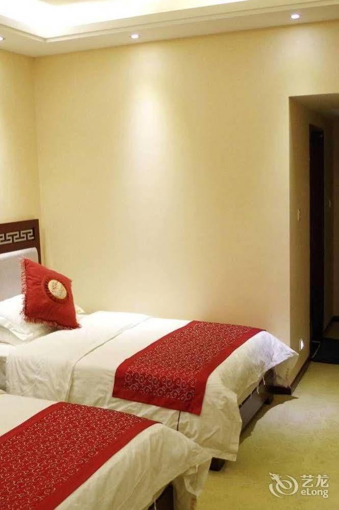Landmark Hotel Kunming Bagian luar foto