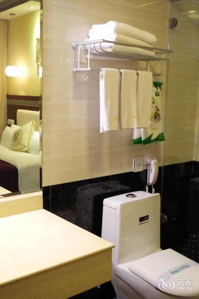 Landmark Hotel Kunming Bagian luar foto